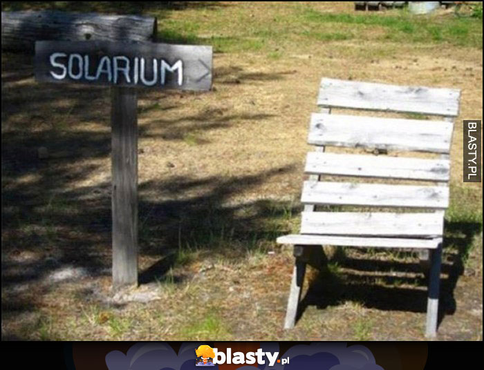 Tabliczka solarium przy ławce krześle na słońcu
